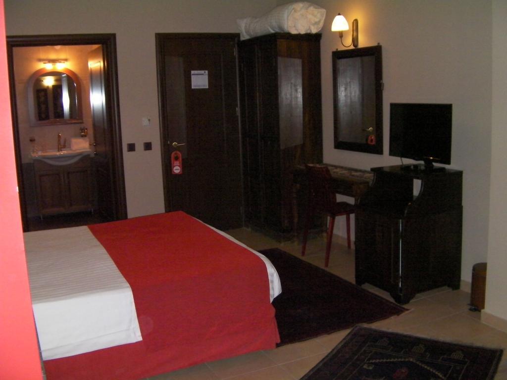 Pandion Luxury Boutique Hotel & Suites With Spa 尼奥楚里翁 外观 照片