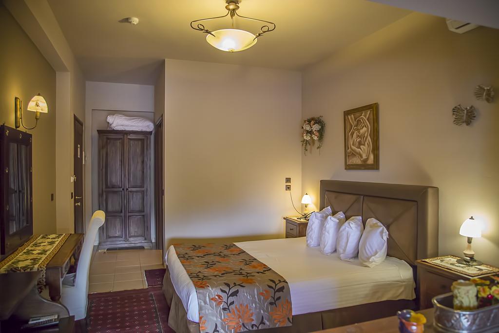 Pandion Luxury Boutique Hotel & Suites With Spa 尼奥楚里翁 外观 照片