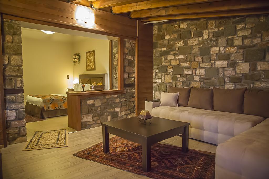 Pandion Luxury Boutique Hotel & Suites With Spa 尼奥楚里翁 外观 照片