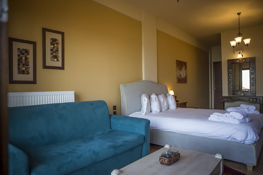 Pandion Luxury Boutique Hotel & Suites With Spa 尼奥楚里翁 外观 照片